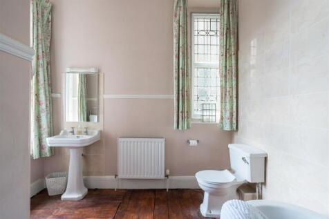 8 bed, 2 bath Semi-Detached in Bristol - Photo 23