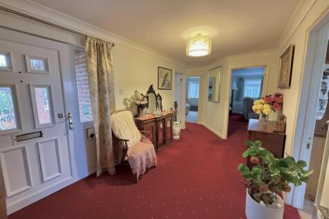 Entrance Hallway: