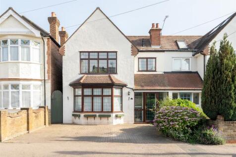 Higham Station Avenue, E4