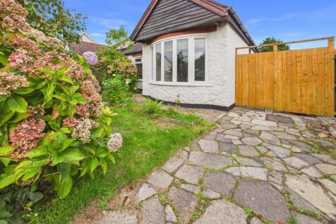 Driveway & Front Entrance