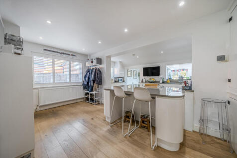 1385074-3-6925cc8...