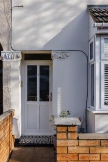 Wyndham Road, E6