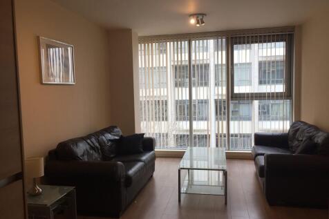 ***AVAILABLE 13th July 2026 ***One bedroom apartment available. Beautifully furnished, fully fitted kitchen with modern appliances. Close to the Birmingham Bull Ring and New Street Railway Station. Co