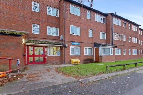 Clarion Housing is pleased to offer a Retirement Sheltered Scheme - 1 bedroom ground floor flat suitable for an applicant 55 or over - includes a Wet Room