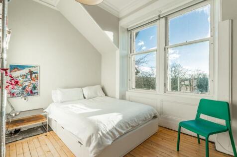 5 bed, 3 bath Detached in Glasgow - Photo 37