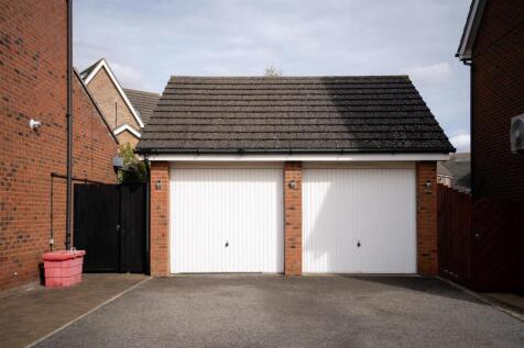 41 Skylark Way Bucks 28 Sept 2026-2.jpg
