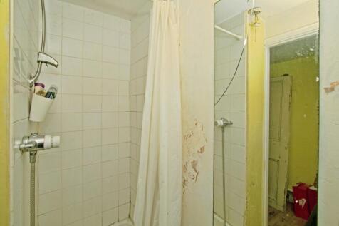 Shower/Cloakroom