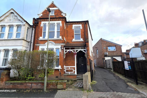 3 BEDROOM FIRST FLOOR FLAT