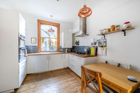 Eat In Kitchen