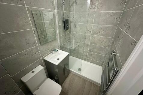 1 Bedroom Flat in WF1 3QA