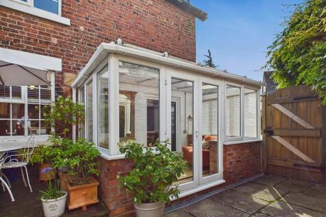 CAM04273G0-PR0157...