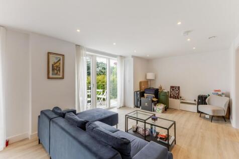 Cavell Court 3 D...