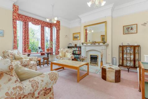 93 Clifton Road
