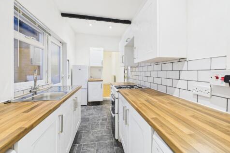 CAM05192G0-PR0181-STILL010