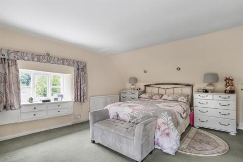 The Old House, Hannington