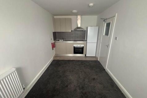 Lifestyle Property are delighted to bring to market this 3 bedroom flat situated on the third floor on Barking Road, Plaistow. The property offers three well proportioned bedrooms, open plan living ro