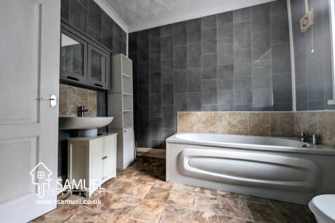 Upstairs bathroom