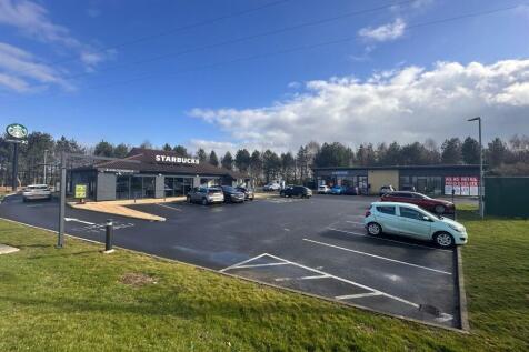 Retail Property (out of town) to rent in topcliffe