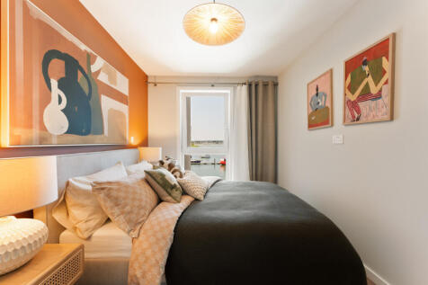 3 Bedroom Flat in BH15 1FJ