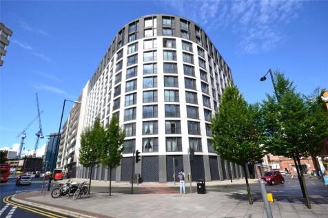 DEPOSIT FREE OPTION AVAILABLE | AVAILABLE 20TH JULY | FULLY FURNISHED | BALCONY | The Hub is positioned with great access links to Piccadilly Train Station, Manchester University and a fantastic array