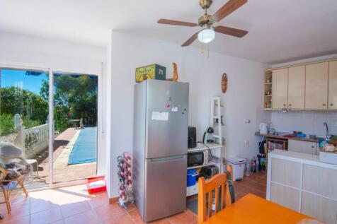 Guest house kitchen