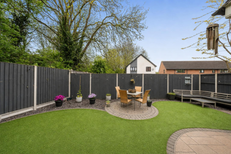 2 Blackthorn Gardens
