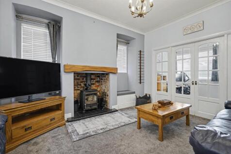 Lounge/Sitting Room