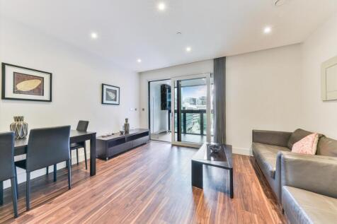 A modern 1 bedroom apartment to rent in Wiverton Tower, E1 Available 15th August.
A stylish one-bedroom apartment situated on the sixth floor of Wiverton Tower within the sought-after Aldgate Place de