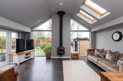 4 bed, 3 bath Detached in Glasgow - Photo 31