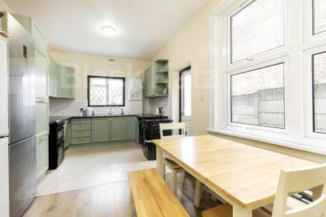 Recently refurbished this fantastic five double bedroom house is minutes away from Turnpike Lane Tube Station. This large period house which is situated on a quiet road on the Haringey Ladder benefits