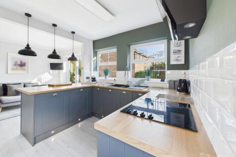 Kitchen Diner- Mark Stephens EweMove Newmarket and