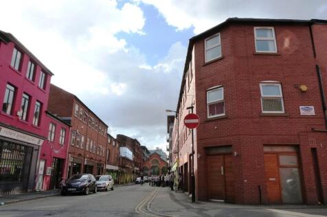Martin&Co are proud to present this stunningly located apartment in the heart of Manchester's vibrant and highly desirable Northern Quarter. Fully furnished, offering one double bedroom with feature s