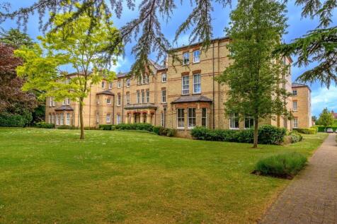 Leavesden Court