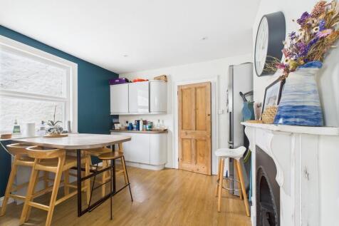 CAM02089G0-PR0541...