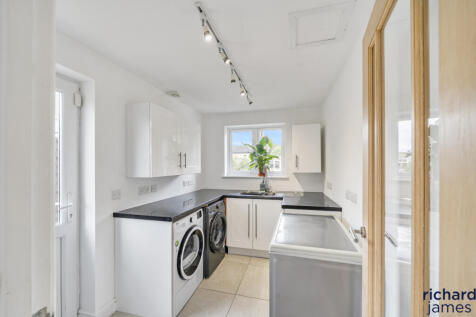 9378f9c16d504adb804da4d5b552d93a