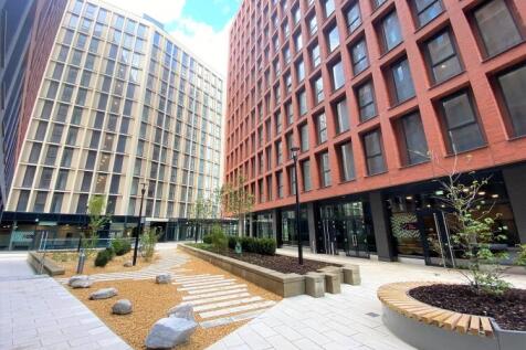 Manchester New Square is an exciting residential development located in the beating heart of the city centre. The very best that Manchester has to offer is right on your doorstep, from fine and eclect