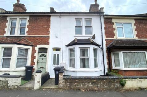 Situated in a quiet cul-de-sac lies this period mid terrace property. The The property has had a significant makeover in recent years, in most of the rooms and has a lovely feel to it. The property co