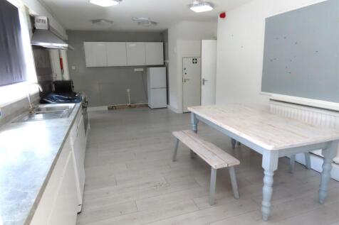 BREAKFASTING KITCHEN