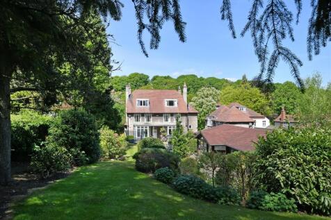 8 bed, 5 bath Detached in Sheffield - Photo 3