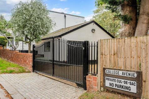 COLLEGE AVENUE (9).jpg