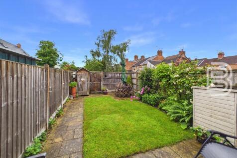 Rear Garden (2).jpg