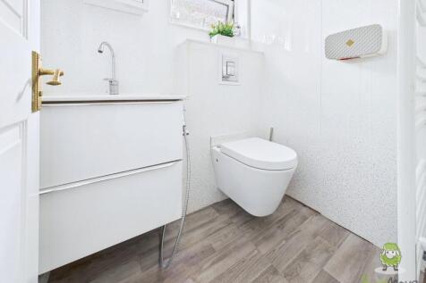 CAM01543G0-PR0159-STILL026