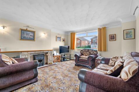 Living Room.jpg
