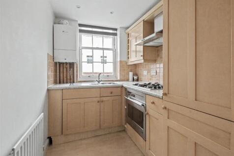 Kitchen.JPG