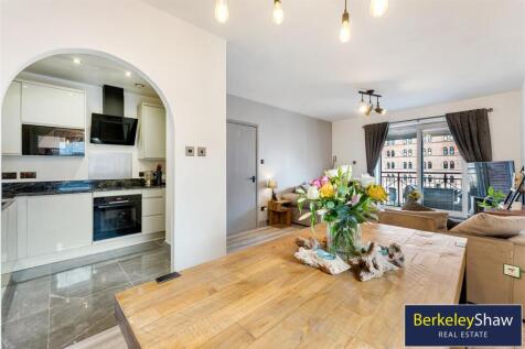 Living/dining room (2)