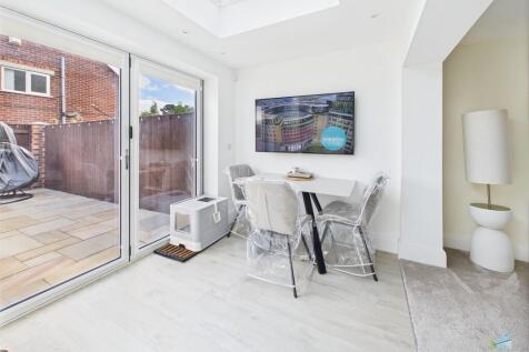 CAM03111G0-PR0315...