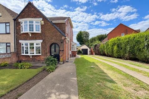 property_exterior_bright_natural_2.jpg