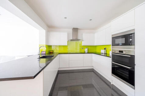 1312890-4-685a979...