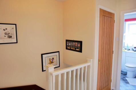 FIRST FLOOR LANDING