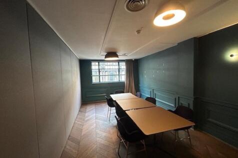 private dining room split into two.jpg